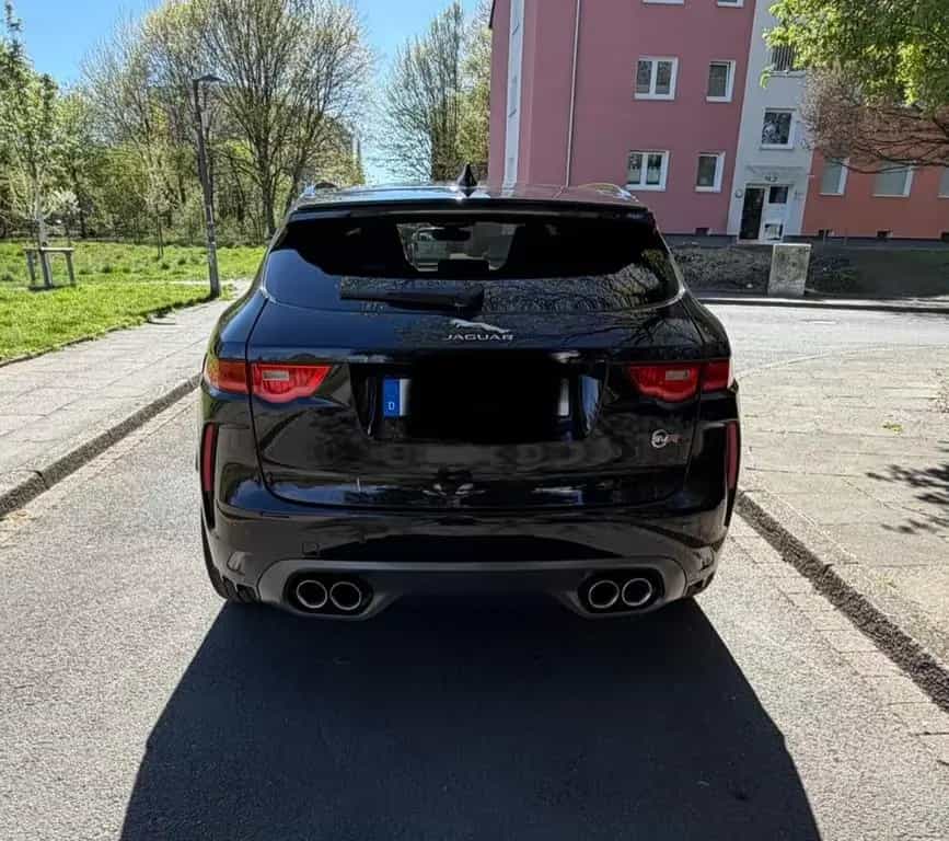 Jaguar F-Pace SVR V8 HUD PANO LEDER 22ZOLL AHK SCHALE 06/2019-photo-6