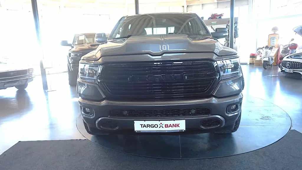 Dodge RAM 1500 HEMI 5.7l Crew-Cab*4x4*6Sitz*HOCH-BREIT 07/2023-photo-2