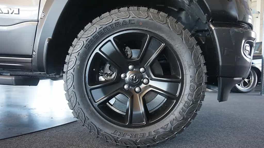 Dodge RAM 1500 HEMI 5.7l Crew-Cab*4x4*6Sitz*HOCH-BREIT 07/2023-photo-30