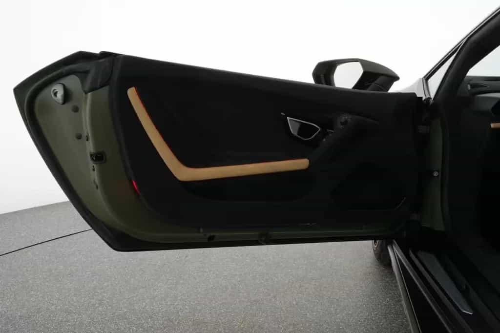 Lamborghini Huracán Huracan Sterrato Carbon AUT Kam. LED Navi PDC 06/2024-photo-16