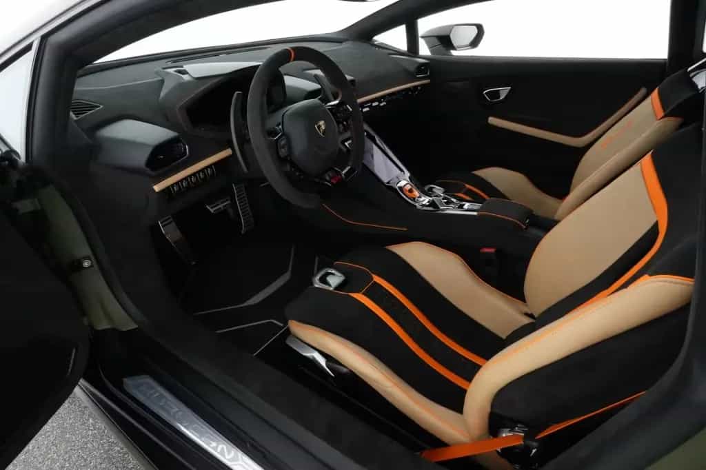 Lamborghini Huracán Huracan Sterrato Carbon AUT Kam. LED Navi PDC 06/2024-photo-17