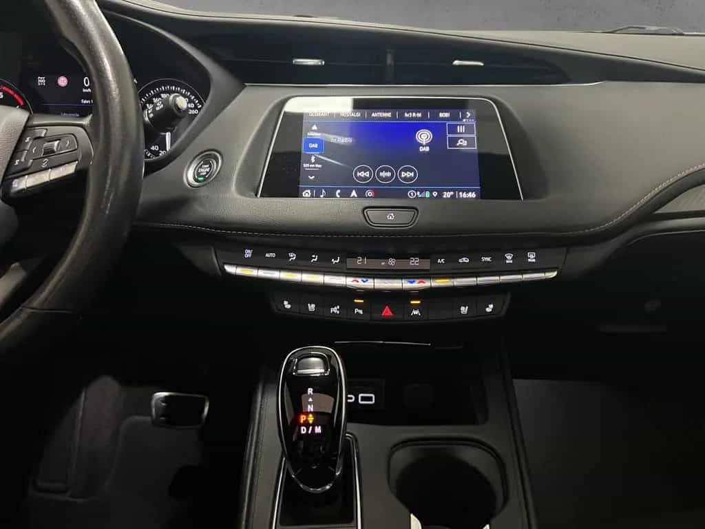 Cadillac XT4 Premium Luxury AWD HUD 11/2022-photo-10