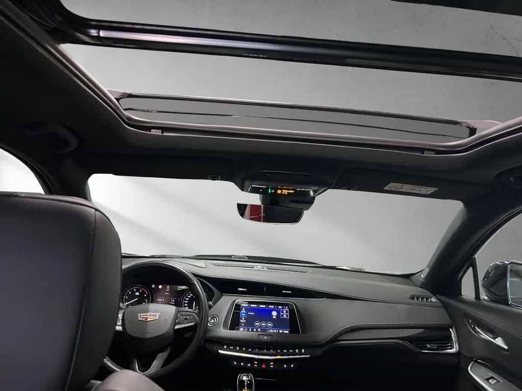 Cadillac XT4 Premium Luxury AWD HUD 11/2022-photo-11