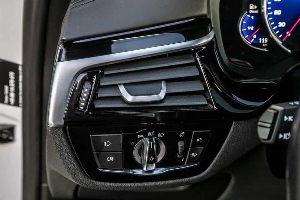 ALPINA D5 S Touring HeadUp Pano AHK H/K 360Â° SHZ Klima 04/2018-photo-9