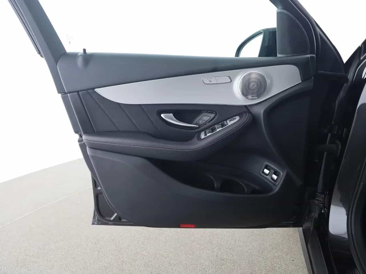 Mercedes-Benz GLC-Class 220 07/2020-photo-12