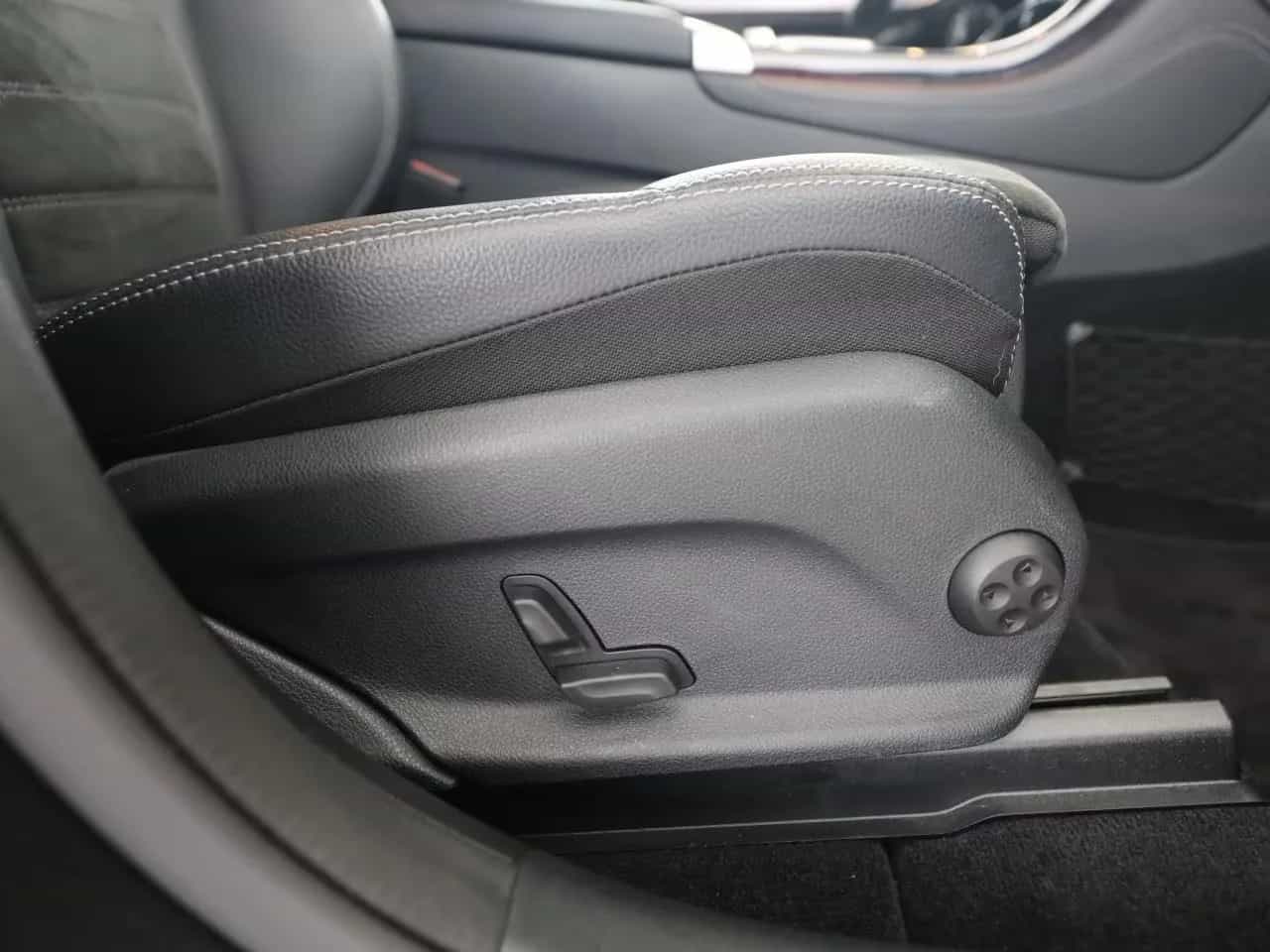 Mercedes-Benz GLC-Class 220 07/2020-photo-17