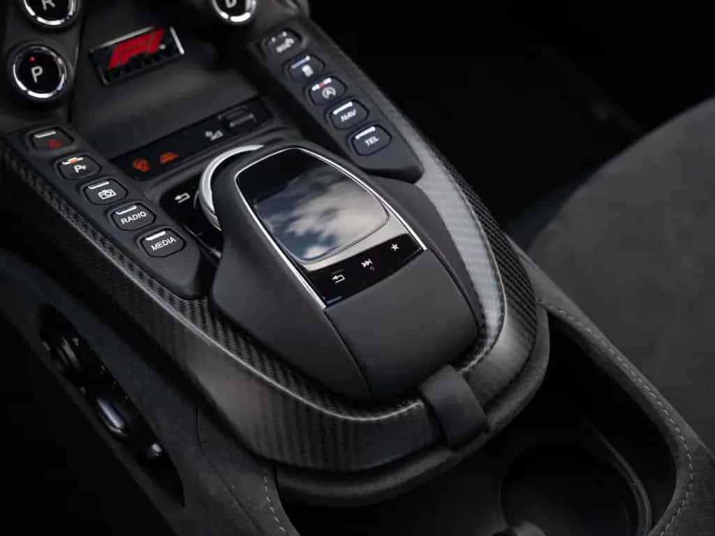 Aston Martin V8 Vantage F1 Edition 12/2022-photo-32