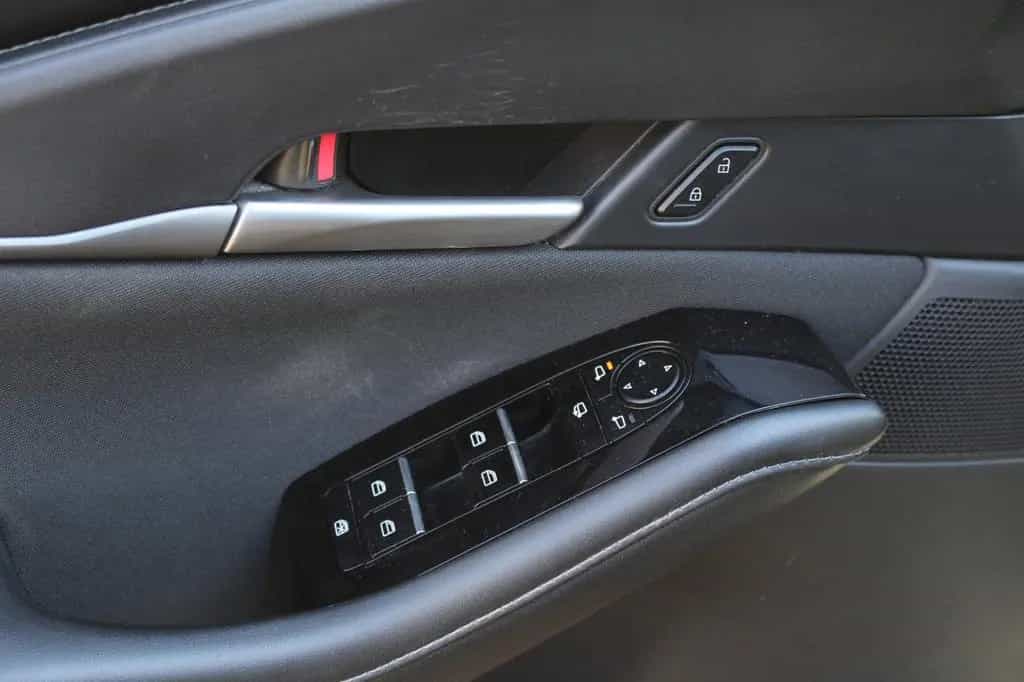 Mazda CX-30 2.0 e-M - Xenon - Head-up - Navi - AHK 10/2022-photo-12