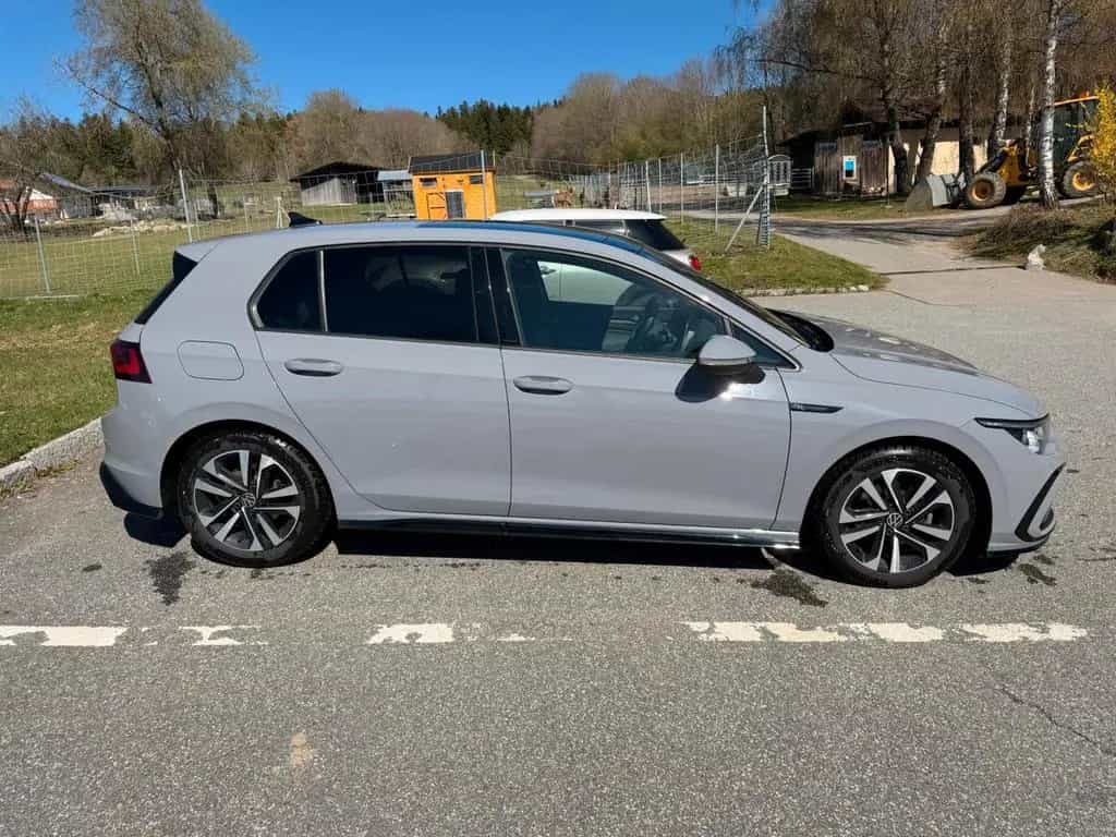 Volkswagen Golf 1.5 eTSI OPF 110kW DSG R-Line R-Line 12/2021-photo-1