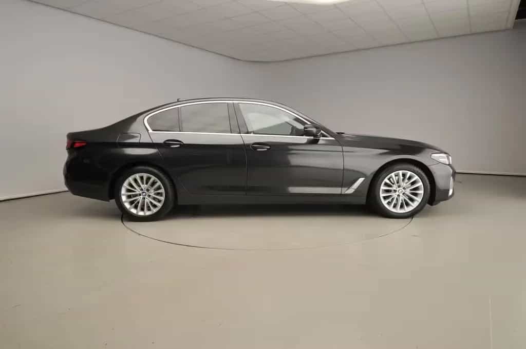 BMW 5 Series 520 5 Serie Sedan 520i | LED | Leder | navi | Co 03/2023-photo-3