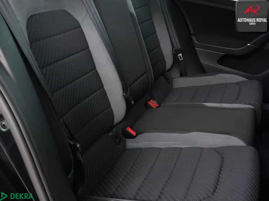 Volkswagen Golf VII 1.5 TSI R LINE PANORAMA,1.HAND,AMBIENTE 10/2018-photo-11