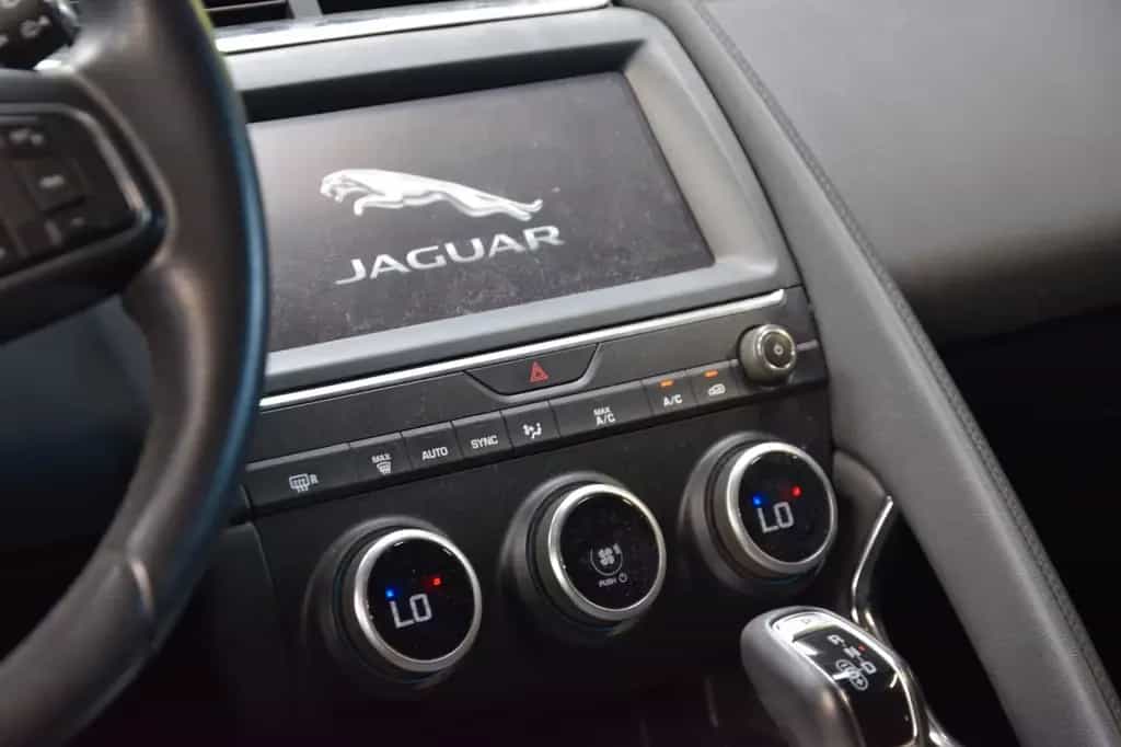 Jaguar E-Pace Motorschade Diesel-180 AWD SE R-Dynamic 03/2019-photo-4