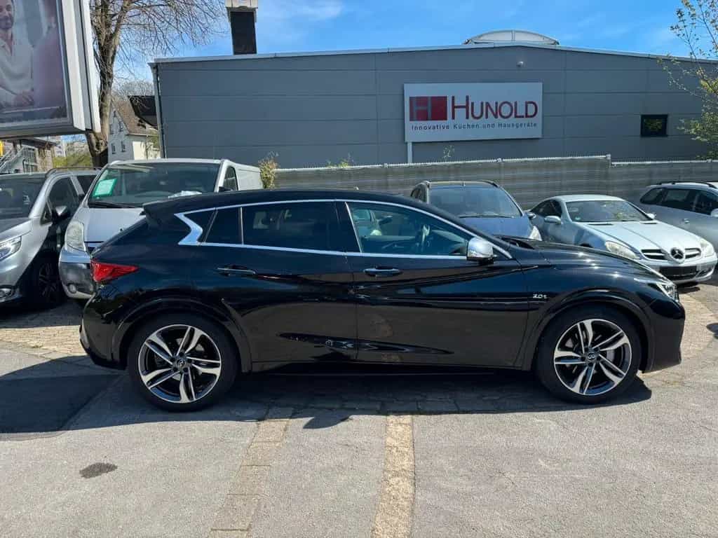 Infiniti Q30 S 2.0t AWD/LED/360°/Pano/Bose 02/2017-photo-10
