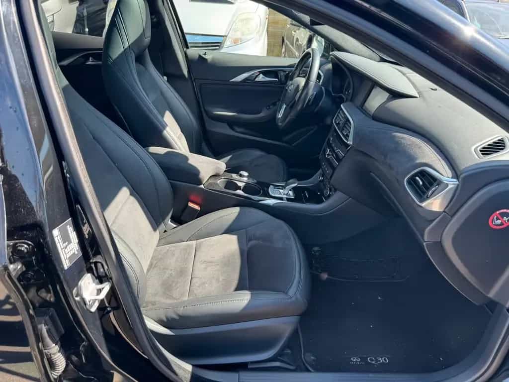 Infiniti Q30 S 2.0t AWD/LED/360°/Pano/Bose 02/2017-photo-15