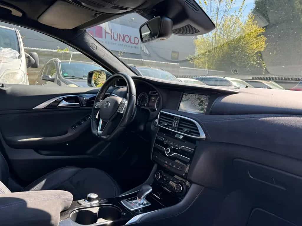 Infiniti Q30 S 2.0t AWD/LED/360°/Pano/Bose 02/2017-photo-29