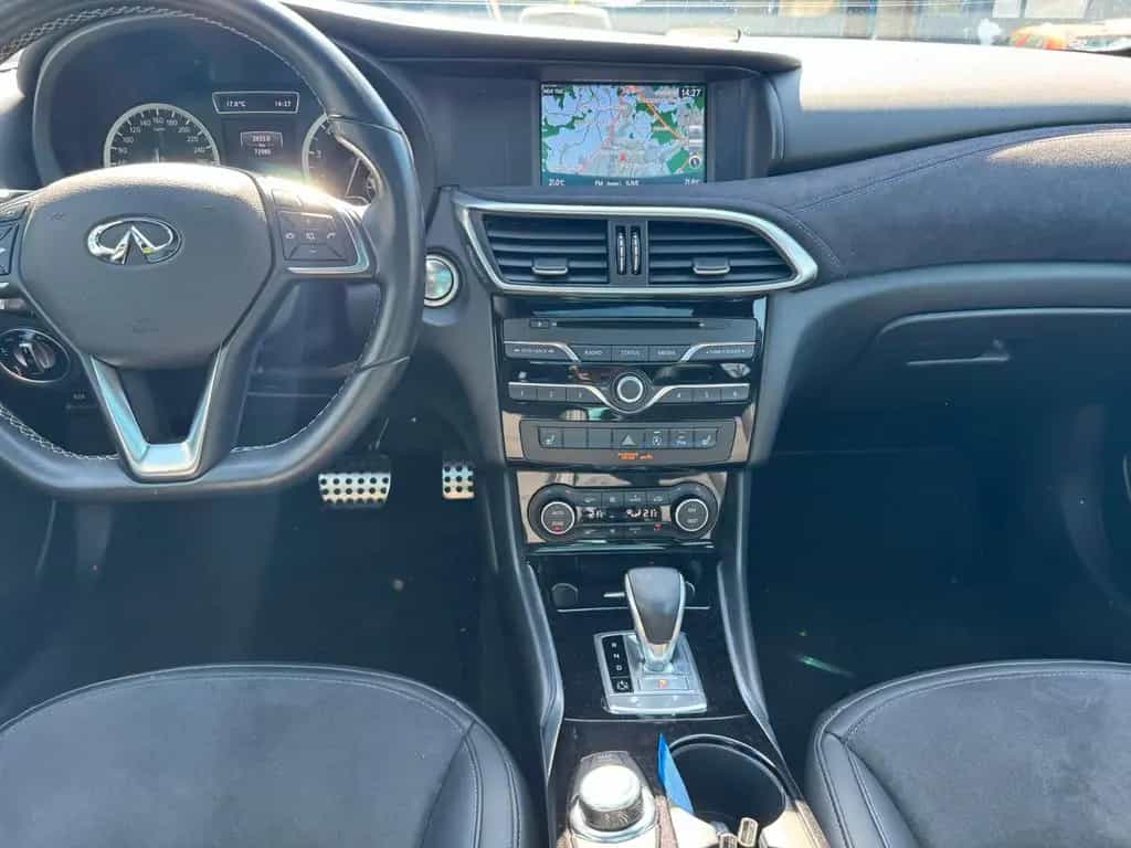 Infiniti Q30 S 2.0t AWD/LED/360°/Pano/Bose 02/2017-photo-30