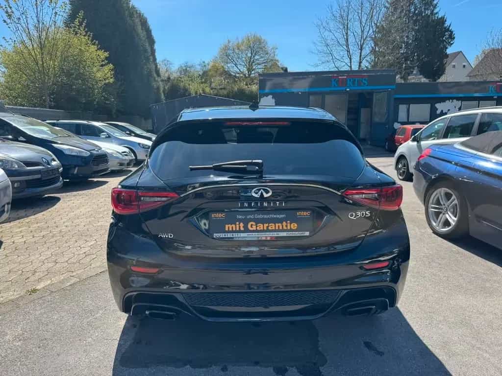 Infiniti Q30 S 2.0t AWD/LED/360°/Pano/Bose 02/2017-photo-6