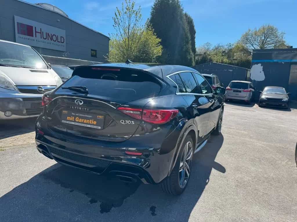 Infiniti Q30 S 2.0t AWD/LED/360°/Pano/Bose 02/2017-photo-8
