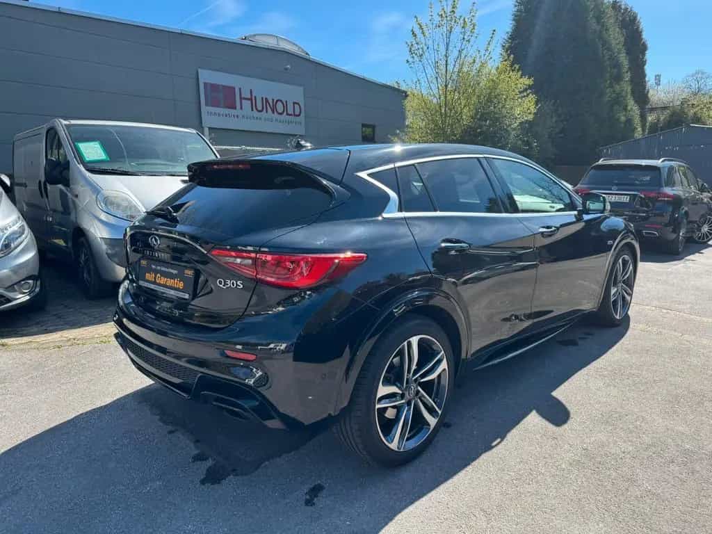 Infiniti Q30 S 2.0t AWD/LED/360°/Pano/Bose 02/2017-photo-9