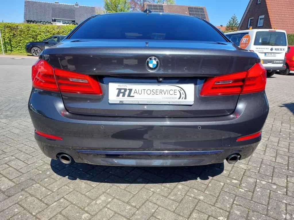 BMW 5 Series 520 D Lim. Sport Line+LEDER+SHD+KAMERA+LED+KEYL+ 12/2019-photo-9
