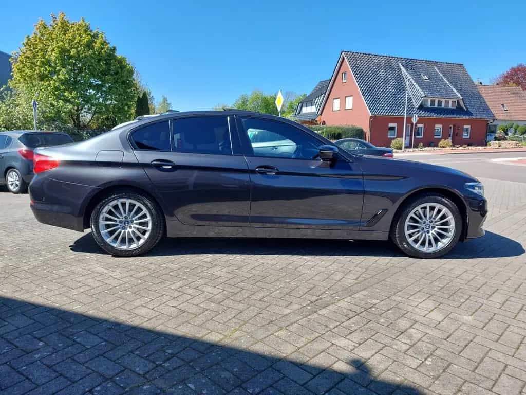 BMW 5 Series 520 D Lim. Sport Line+LEDER+SHD+KAMERA+LED+KEYL+ 12/2019-photo-12