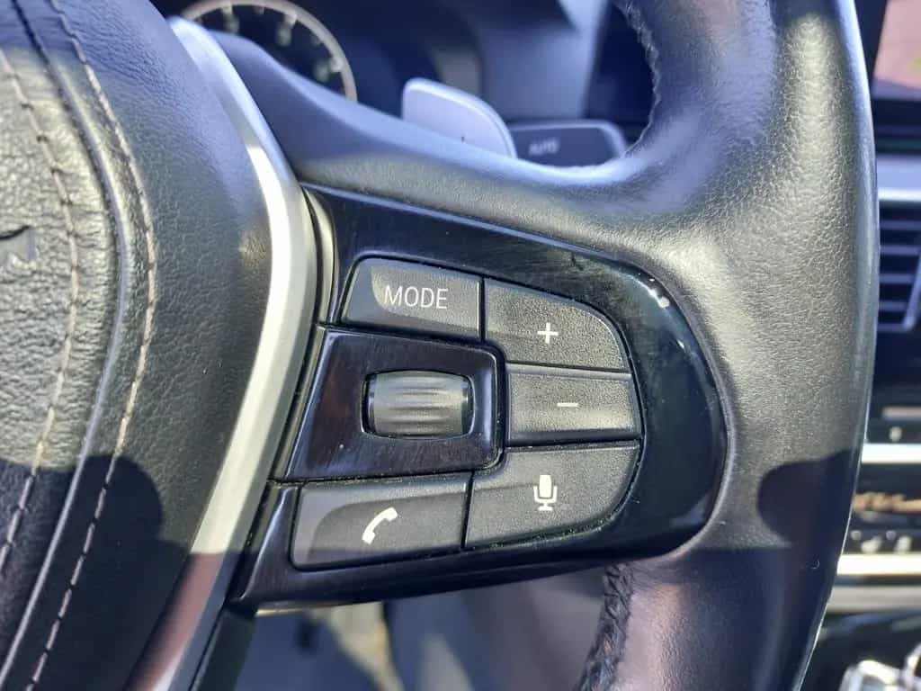 BMW 5 Series 520 D Lim. Sport Line+LEDER+SHD+KAMERA+LED+KEYL+ 12/2019-photo-28