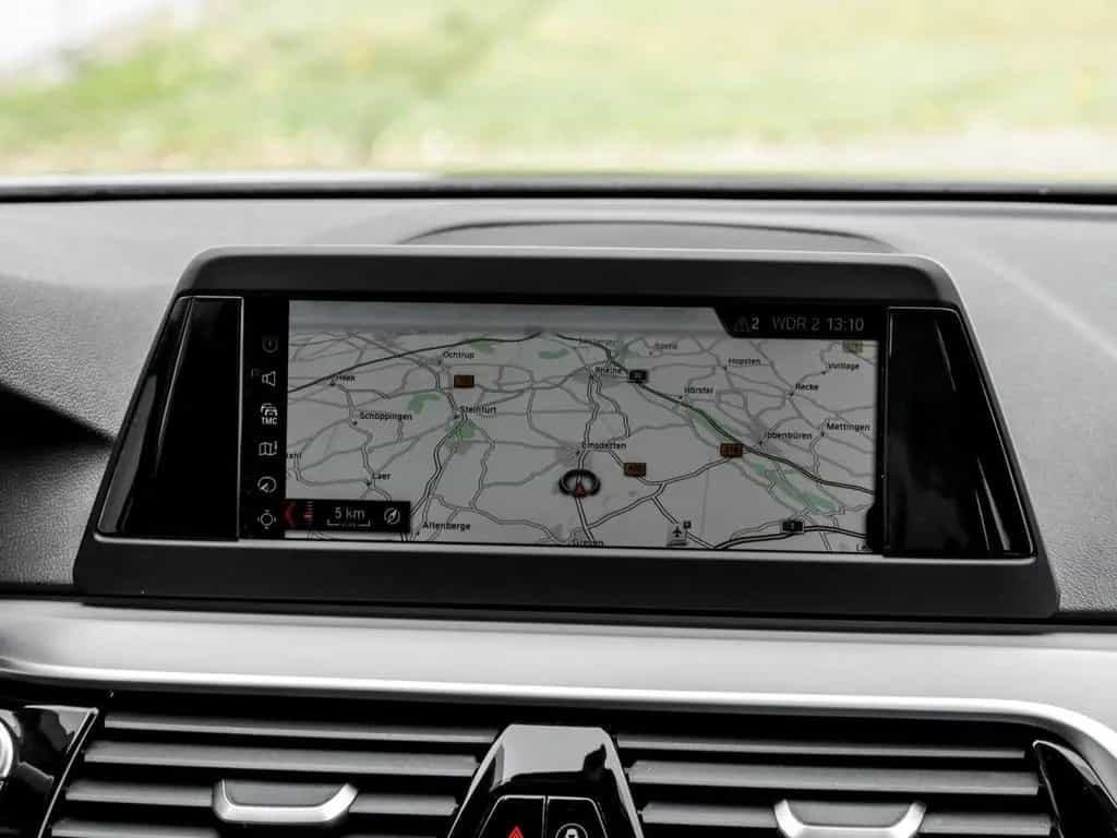 BMW 5 Series 530i A Sport Line AHK RFK NAVI LED PDC V+H LM 12/2018-photo-6