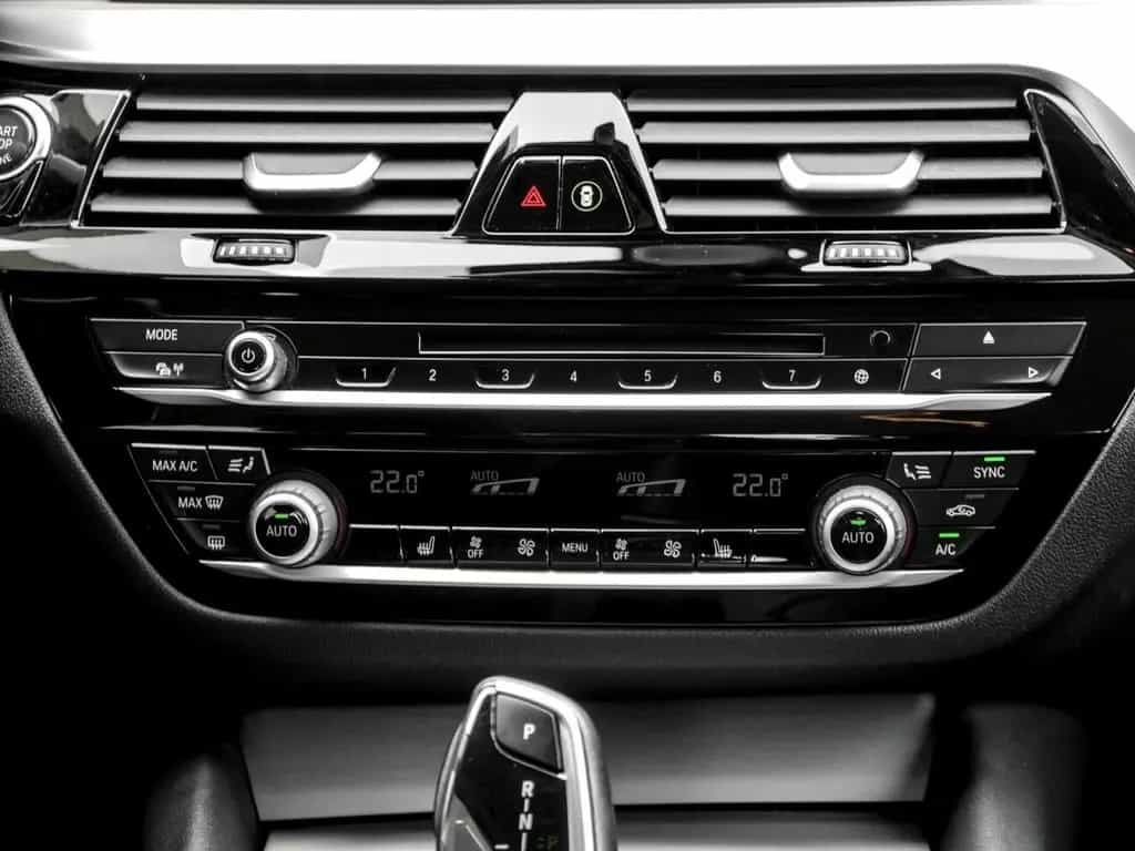 BMW 5 Series 530i A Sport Line AHK RFK NAVI LED PDC V+H LM 12/2018-photo-7