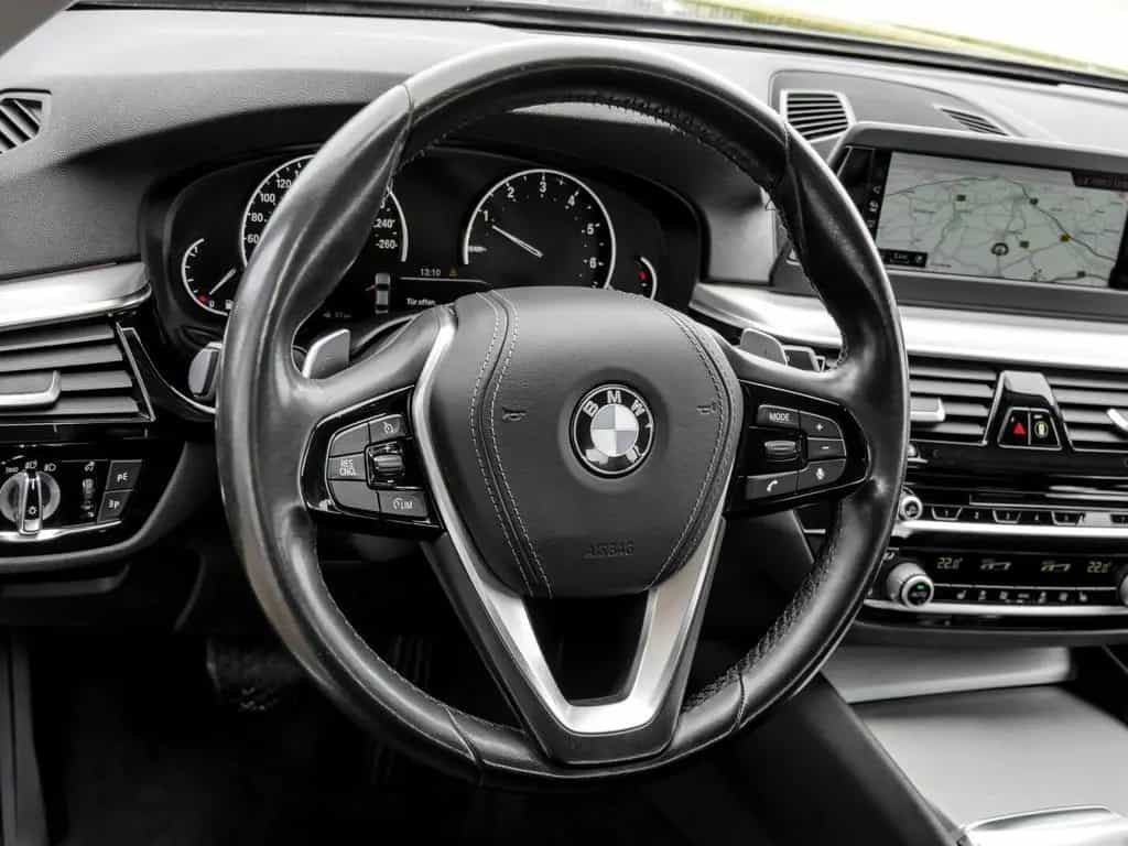 BMW 5 Series 530i A Sport Line AHK RFK NAVI LED PDC V+H LM 12/2018-photo-8