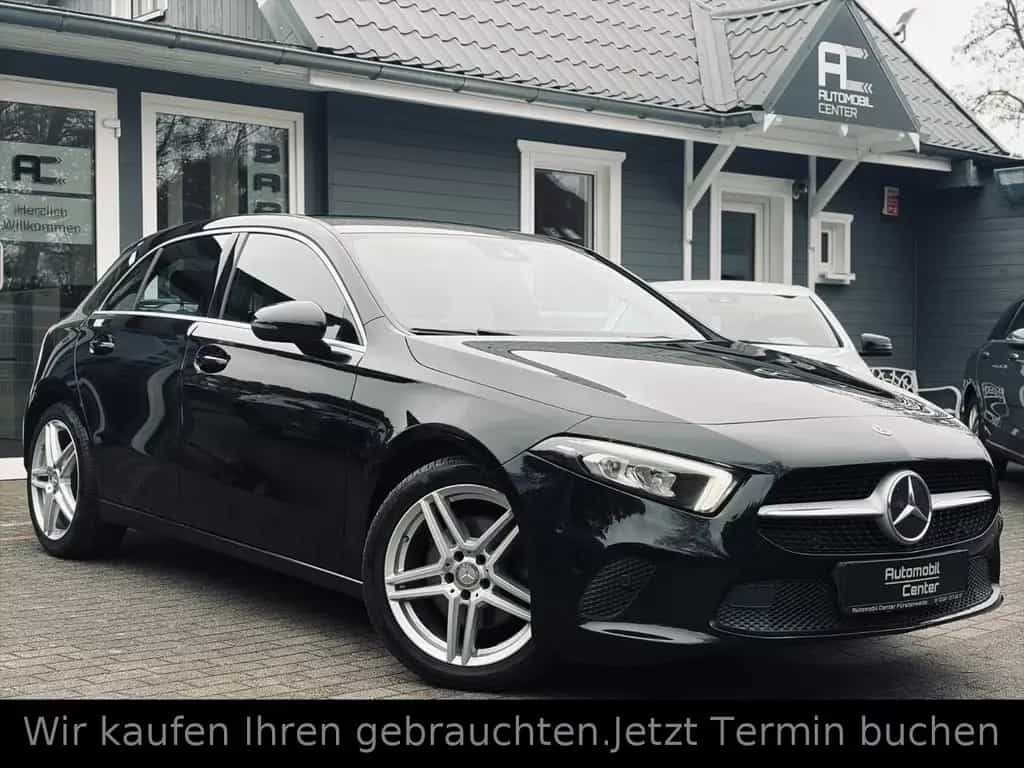 Mercedes-Benz A-Class 220 4Matic+Standhzg+Kamera+MBUX+LED+SHZ+18"+LM 01/2019-photo-0