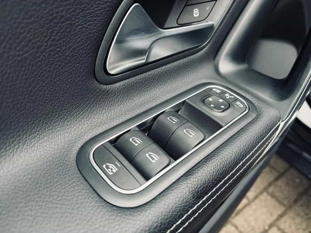 Mercedes-Benz A-Class 220 4Matic+Standhzg+Kamera+MBUX+LED+SHZ+18"+LM 01/2019-photo-11