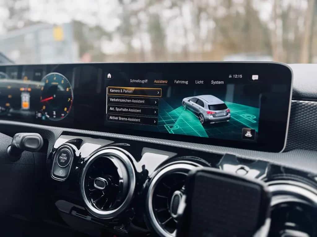 Mercedes-Benz A-Class 220 4Matic+Standhzg+Kamera+MBUX+LED+SHZ+18"+LM 01/2019-photo-28