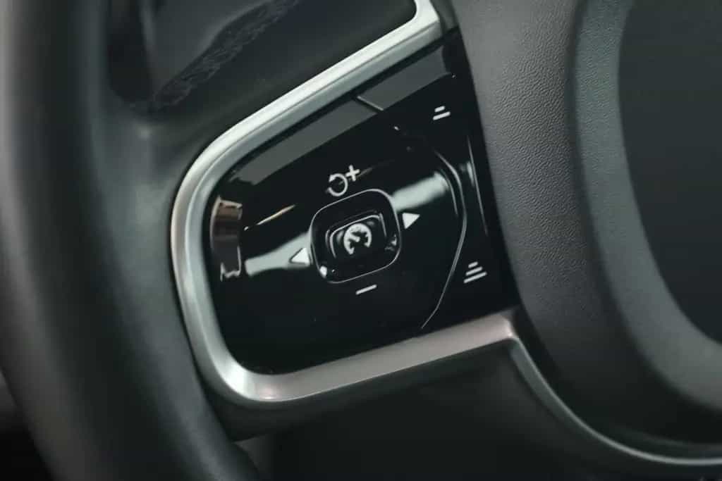 Volvo S60 B4 R-Design LED HarmanK Pilot KeyGo STHZ 360 02/2022-photo-21