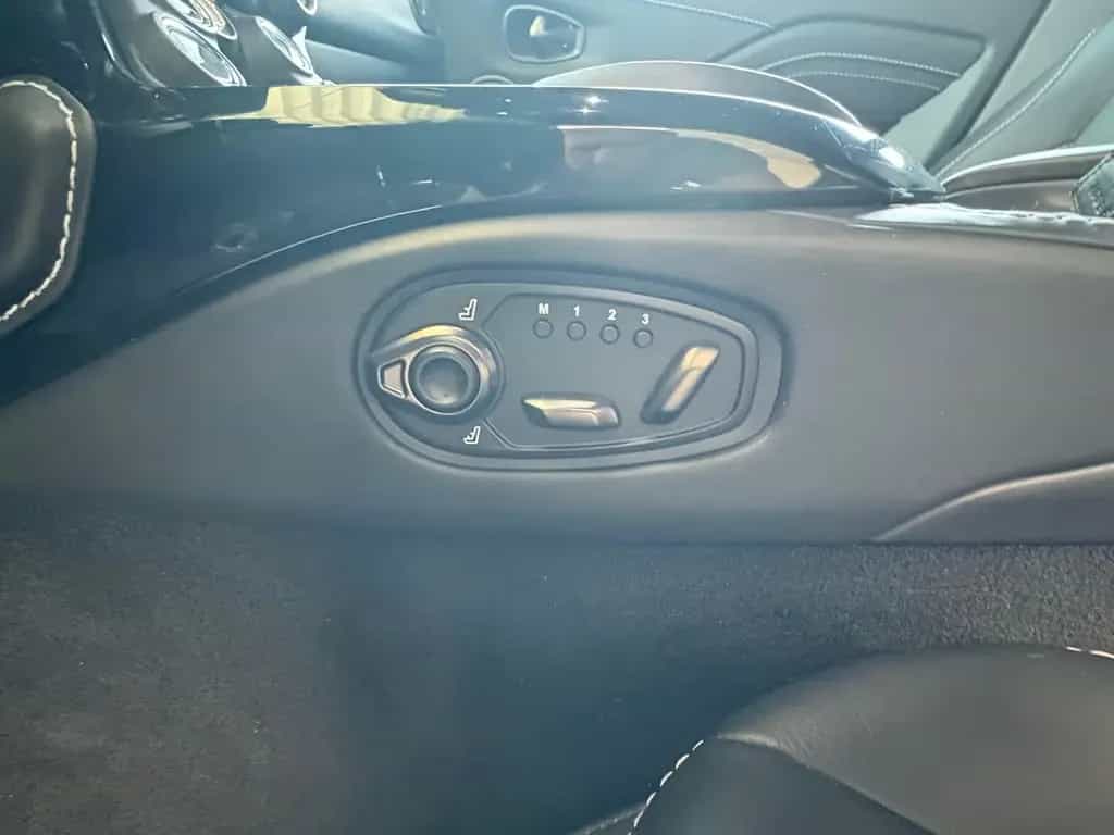 Aston Martin V8 Vantage 4.0 V8 voll sehr gepflegt 05/2020-photo-15