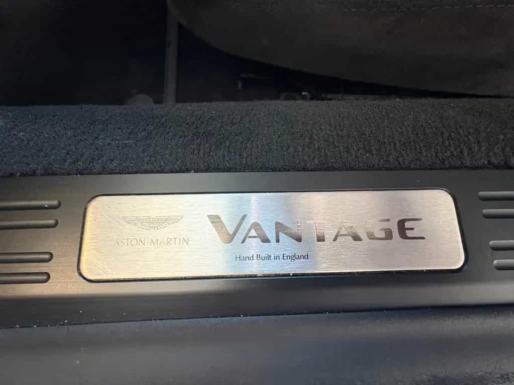 Aston Martin V8 Vantage 4.0 V8 voll sehr gepflegt 05/2020-photo-17