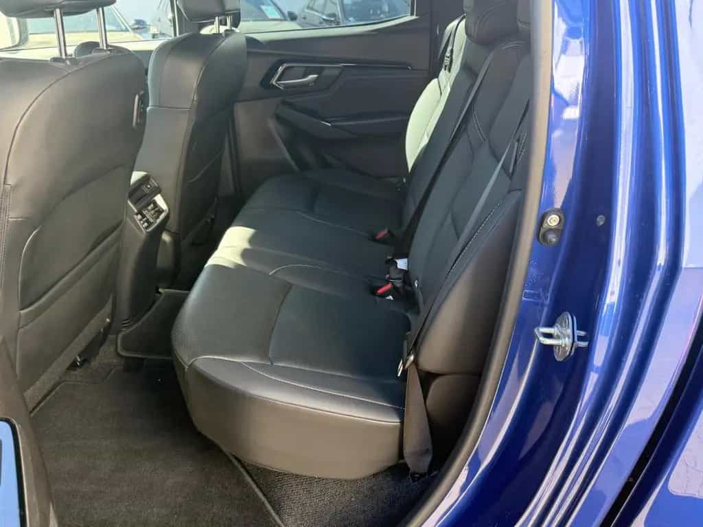 Isuzu D-Max Double Cab 4WD V-CROSS 02/2021-photo-10