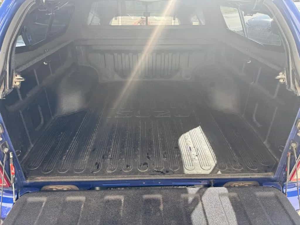 Isuzu D-Max Double Cab 4WD V-CROSS 02/2021-photo-17
