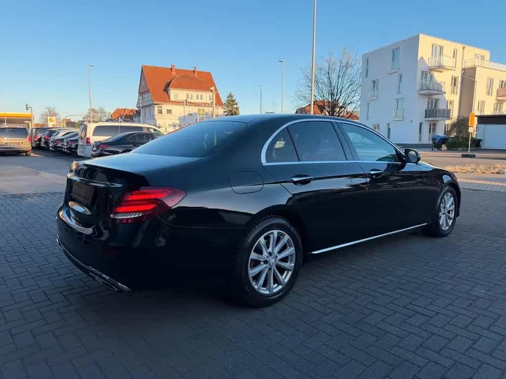 Mercedes-Benz E 220 d Avantgarde MEMORY/360°KAMERA/KEYLESSGO 08/2018-photo-8