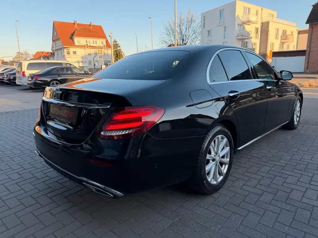 Mercedes-Benz E 220 d Avantgarde MEMORY/360°KAMERA/KEYLESSGO 08/2018-photo-9