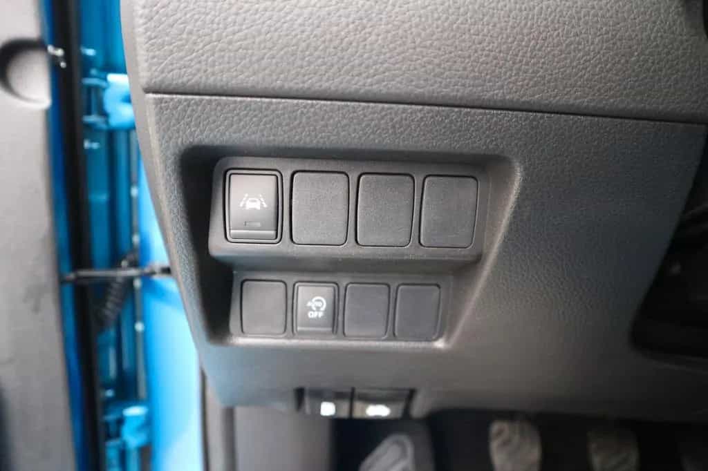 Nissan Qashqai N-Connecta *2.HAND/PANO/360°/NAVI/AHK* 12/2019-photo-24