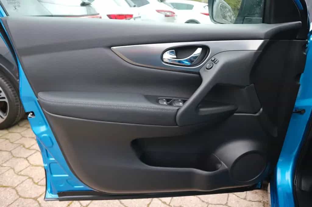 Nissan Qashqai N-Connecta *2.HAND/PANO/360°/NAVI/AHK* 12/2019-photo-8