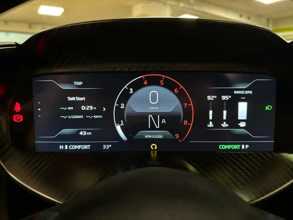 McLaren 750S COUPE MY25 CARBON EXT&INT B&W LIFT FULLOPT! 07/2024-photo-32