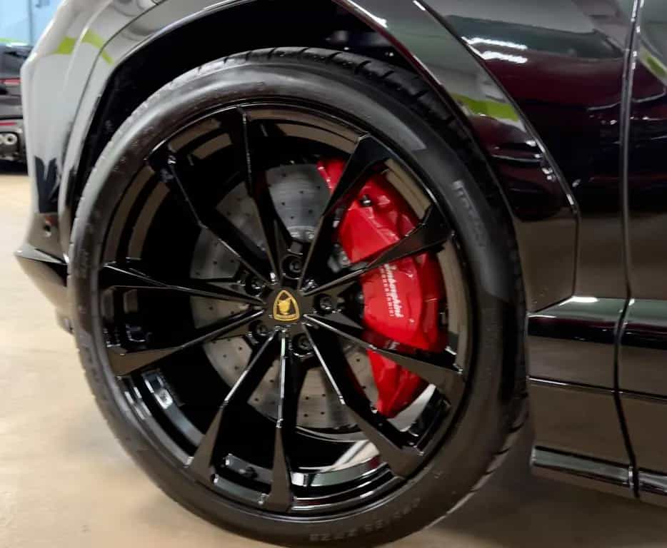 Lamborghini Urus SE MASSAGE HEADUP B&O PANO STYLEPACK FULL null-photo-10