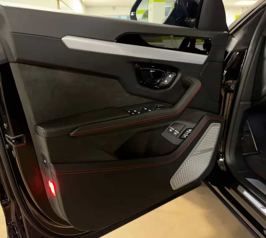 Lamborghini Urus SE MASSAGE HEADUP B&O PANO STYLEPACK FULL null-photo-14