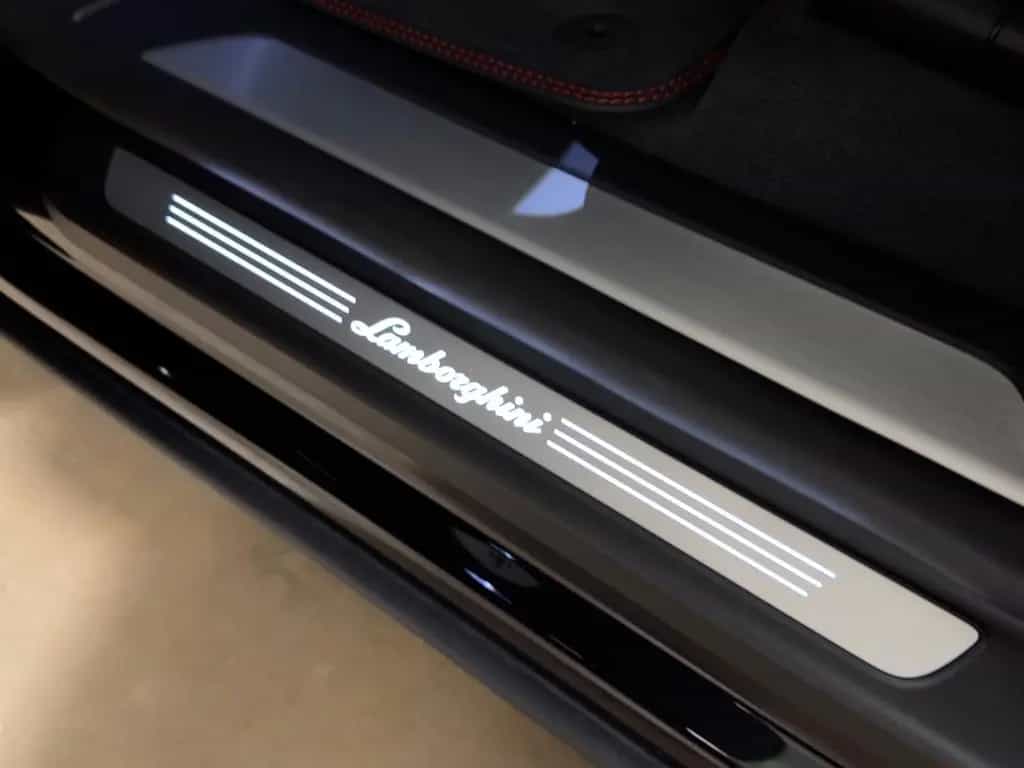 Lamborghini Urus SE MASSAGE HEADUP B&O PANO STYLEPACK FULL null-photo-15