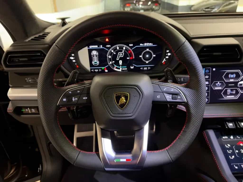 Lamborghini Urus SE MASSAGE HEADUP B&O PANO STYLEPACK FULL null-photo-22