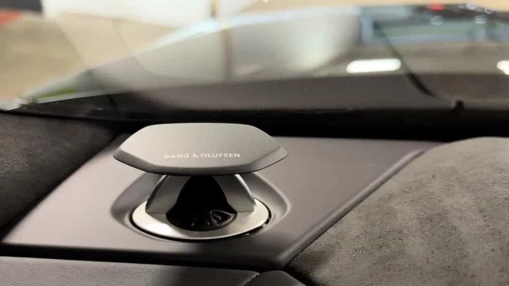 Lamborghini Urus SE MASSAGE HEADUP B&O PANO STYLEPACK FULL null-photo-24