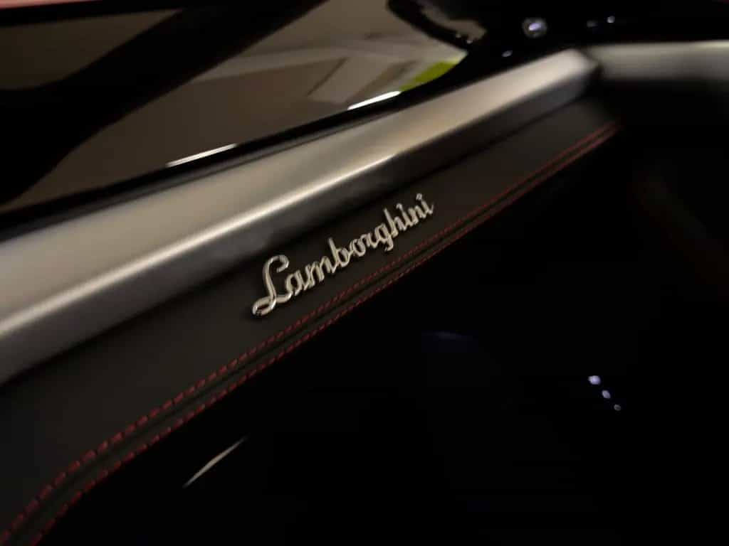 Lamborghini Urus SE MASSAGE HEADUP B&O PANO STYLEPACK FULL null-photo-28