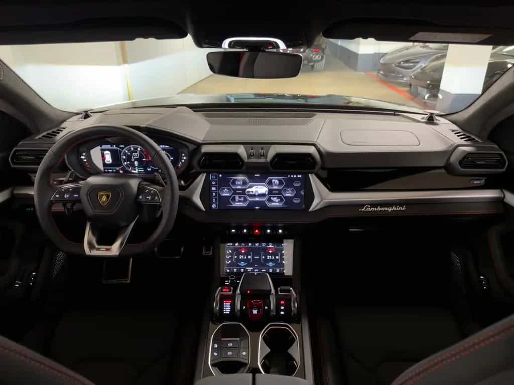 Lamborghini Urus SE MASSAGE HEADUP B&O PANO STYLEPACK FULL null-photo-36