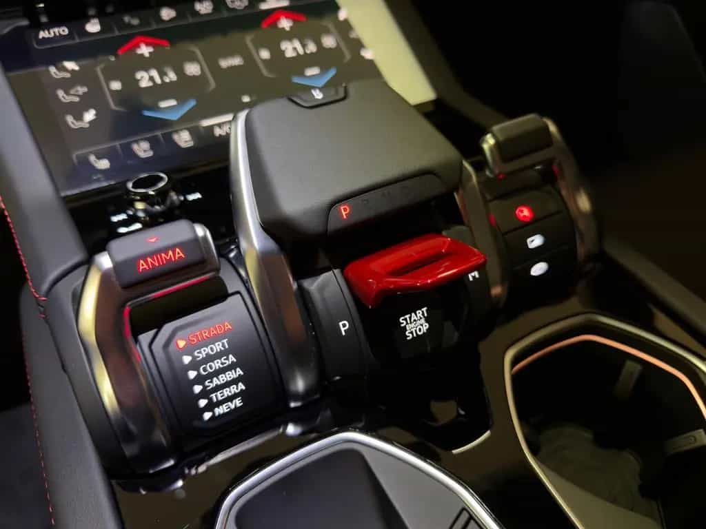 Lamborghini Urus SE MASSAGE HEADUP B&O PANO STYLEPACK FULL null-photo-40